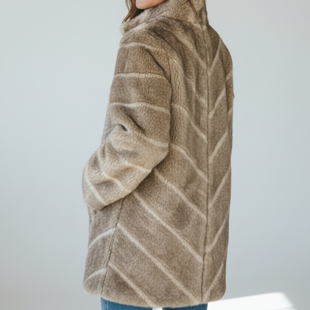 Dennis Basso Platinum Taupe Faux Fur- size Small